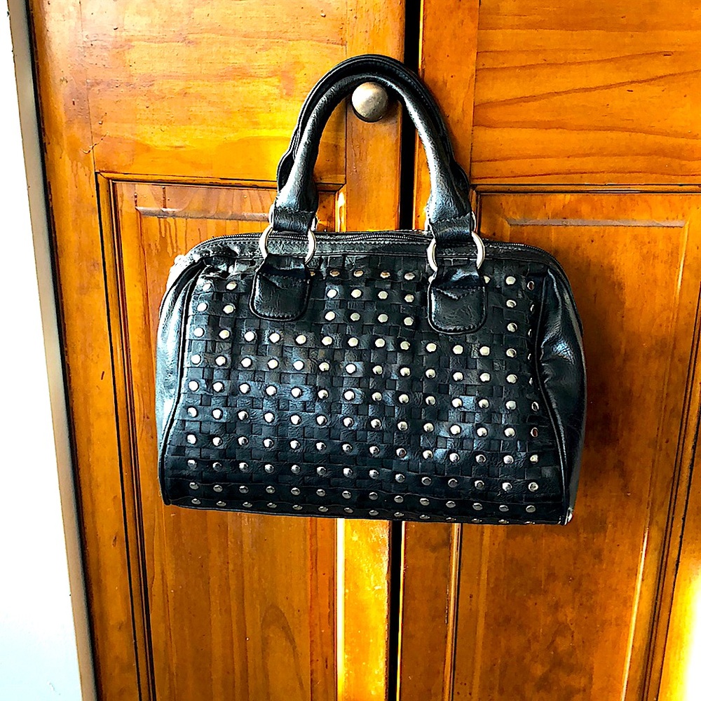 2b Bebe black handbag